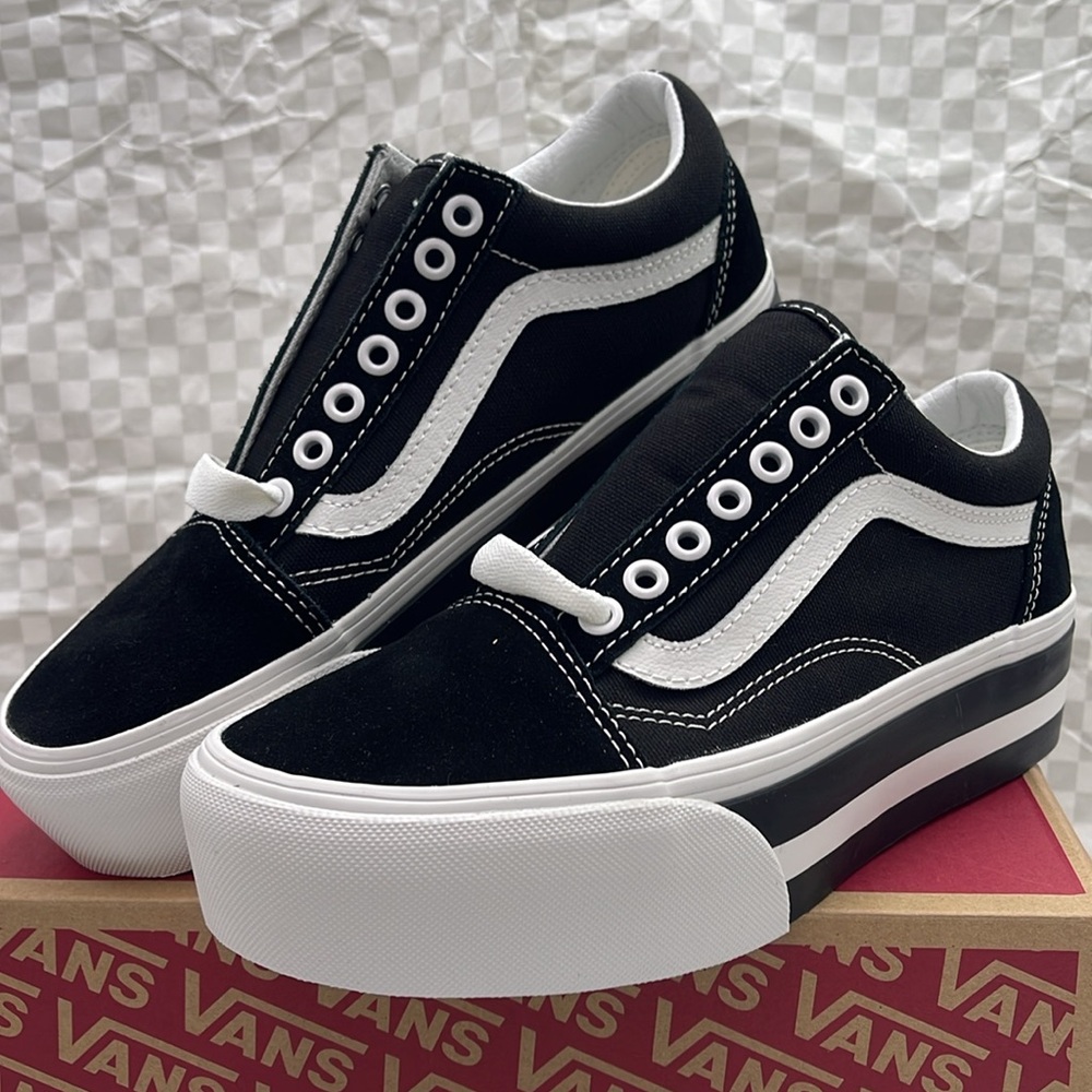 Vans Men’s Platform Sneakers Old Skool Stackform
Smarten Up Black/Wt
VN0009PZBZW - Picture 6 of 16